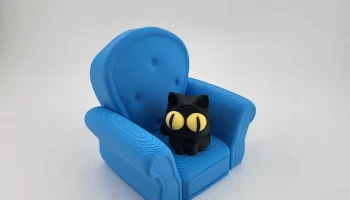 Гипнотический кот на диване 2