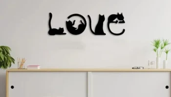 Панно «Четыре котика в виде слова LOVE»