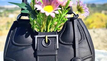 Ваза в виде сумочки PRADA 2