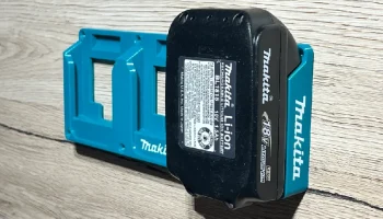 Настенное крепление для аккумулятора Trio Makita