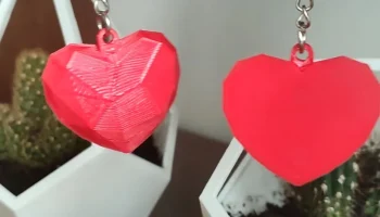 МАГНИТНЫЙ БРЕЛОК LOW POLY СЕРДЦЕ