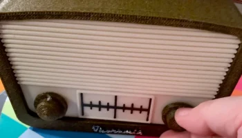 Theremin Vintage Radio Case Remix 3