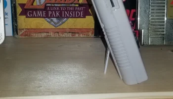 Оригинальная крышка батарейного отсека Gameboy с подстав... 1