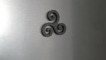 Магнит на холодильник Celtic Triskelion