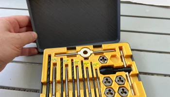 Набор дробных метчиков и шестигранных матриц DeWALT SAE Набор дробных метчиков и шестигранных матриц DeWALT SAE