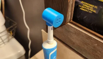 Меньший чехол для щетки Oral B. Меньший чехол для щетки Oral B.