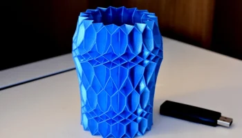 Vase 906b