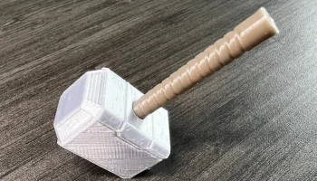 Магнит на холодильник Мьёльнир (комбинированный)......