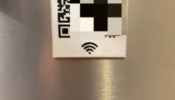 Знак QR-кода WiFI - версия со встроенным магнитом......