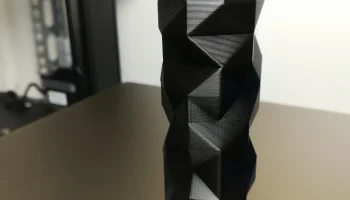 Низкополигональная ваза