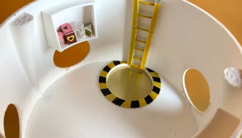 Винтажный игровой домик космического корабля......... 2
