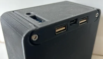 Портативное USB-зарядное устройство Power Bank (8 x 18650)