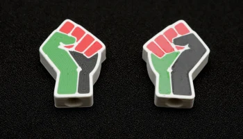 Бесплатная бусина на шнурке "Палестинский кулак" Бесплатная бусина на шнурке "Палестинский кулак"
