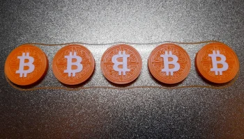 Биткойн-магнит 40 мм (магнит 6х3 мм или 12х3 мм)......