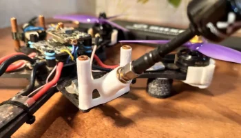 QAV-R QAV-210 Заднее крепление антенны VTX Lollopop...... 1
