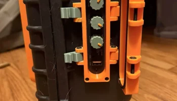 ZK-1001u Корпус усилителя с защелкивающейся крышкой и пр...