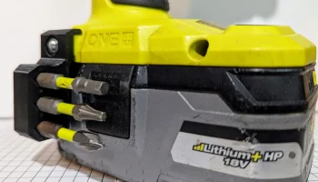 Держатель бит ударной отвертки Ryobi со встроенными магни...