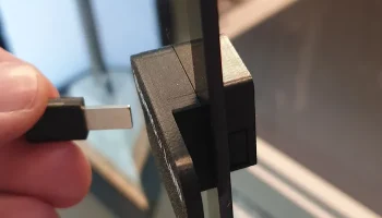 Магнитный замок в ручке передней панели для BambuLab X1C 2