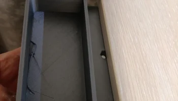 Контейнер для мусора с настольным креплением.... 1
