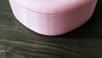 Большая коробка в форме сердца с магнитной крышкой...... 1