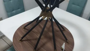 Круглый трубчатый стол 4