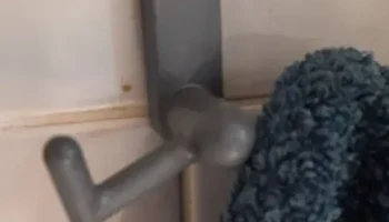 Двойной крючок для полотенец с чехлами. 4