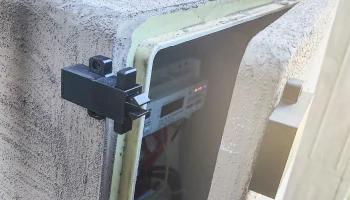 Угловая защелка 2