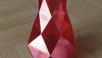 Низкополигональная ваза 2