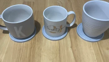 Кухонная полка с подставками 2