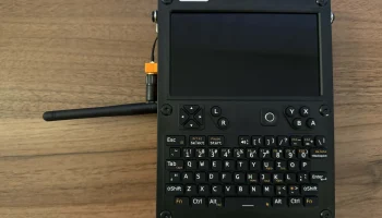 Крепление внешней антенны uConsole