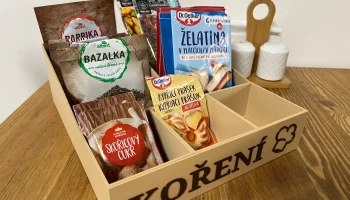 Органайзер для кухонных пакетов (krabička na kořen&iacute;)