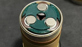 Эспейсер Emisar D18 для плоских батарей 18650