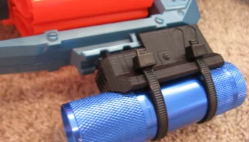 держатель фонаря для Nerf Flashlight 1