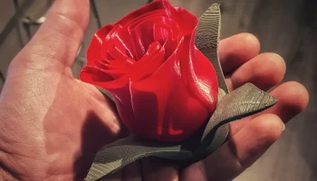 Электрический чайный светильник Rosebud на День святого В...