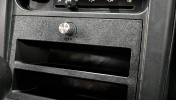 Bluetooth-радио Miata с дополнительным хранилищем 1