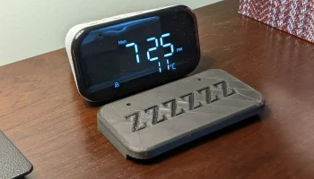 Обложка Lenovo Smart Clock Essential