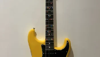 Настенное крепление Stratocaster с замком и нижним кронш... 1