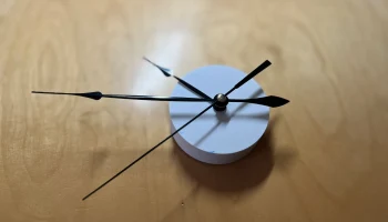 Специальные настенные часы 2