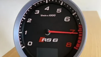 Часы с оборотами в минуту - Audi RS6 1