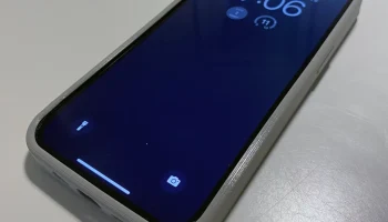 Гибкий чехол для iPhone 13 1