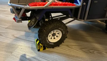 Подпорка для колес RC cars 1/8