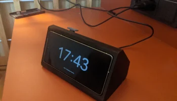 Прикроватная подставка для беспроводного зарядного устрой... Прикроватная подставка для беспроводного зарядного устрой...