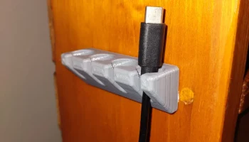 Подставка для USB-кабеля по краям стола (крепление на ле... 1