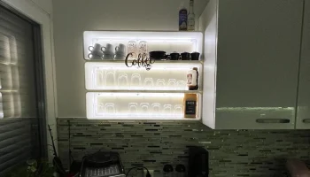 Полка со светодиодом 1