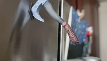 Магнит на холодильник Tiny Valhalla Axe Remix - цельный.....