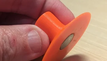 Тонкий скребок с выемкой для магнита размером 1/2 x 1/8 д... Тонкий скребок с выемкой для магнита размером 1/2 x 1/8 д...