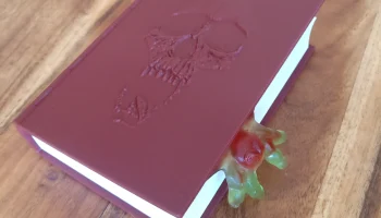 Книга-череп для игральных костей или конфет. Защелкиваетс... 7