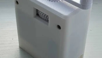 Удлиненный кейс с креплением модуля USB-понижающего прео...