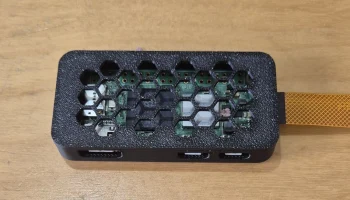 Raspberry Pi Zero 2 W - Чехол с отверстием для кабеля ка...