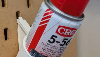 Sk&aring;dis WD40 Держатель аэрозольного баллончика